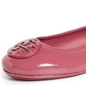 Nib Tory Burch Minnie Patent Leather Ballet Flats  washed berry dark pink